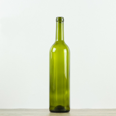 red wine bottle/glass bottle/Flasche/Бутылка/Bouteilles de vin/Botella de vino/Burdeos/Bordeaux/Бордо/whisky